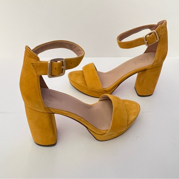 27 Edit Briar Womens 27 Edit Briar Beige Suede Platform Block Open